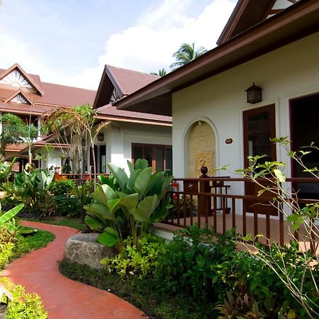 Kanok Buri Resort&Spa Lipa Noi Exterior foto