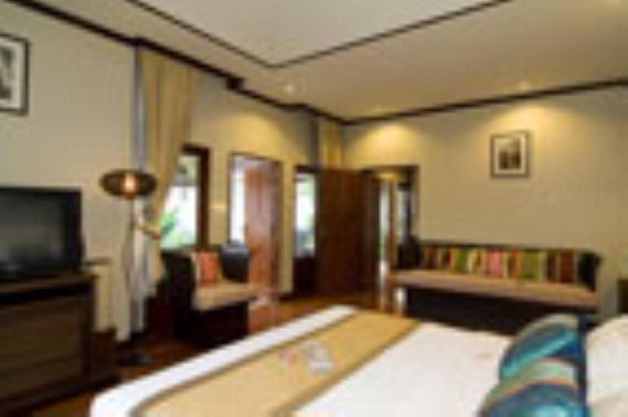 Kanok Buri Resort&Spa Lipa Noi Exterior foto