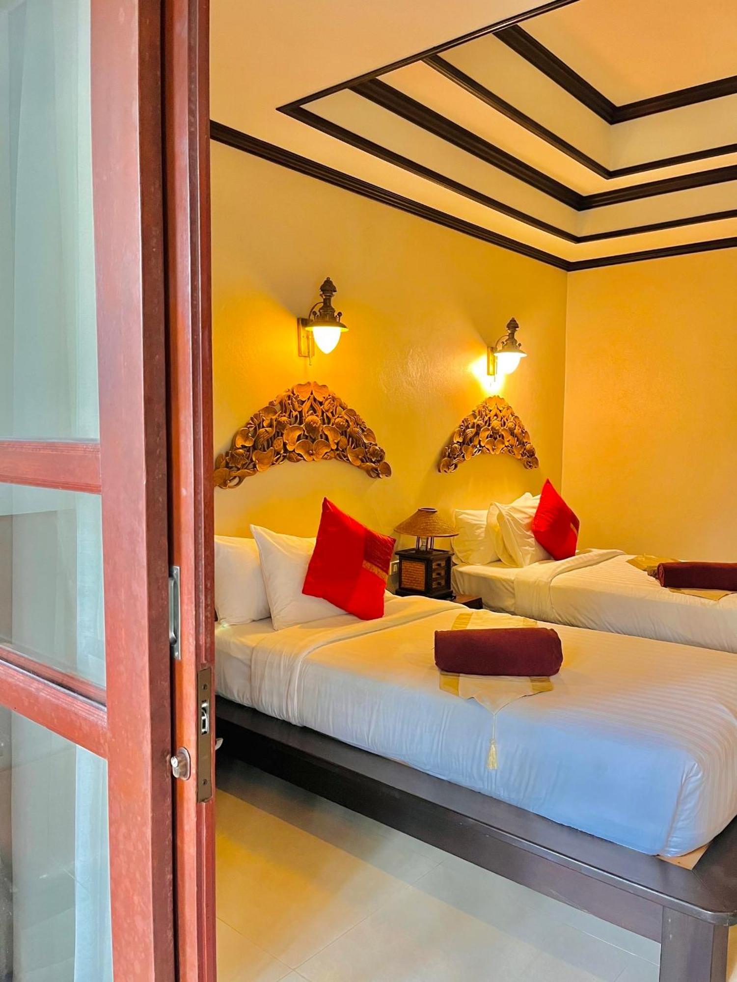 Kanok Buri Resort&Spa Lipa Noi Exterior foto