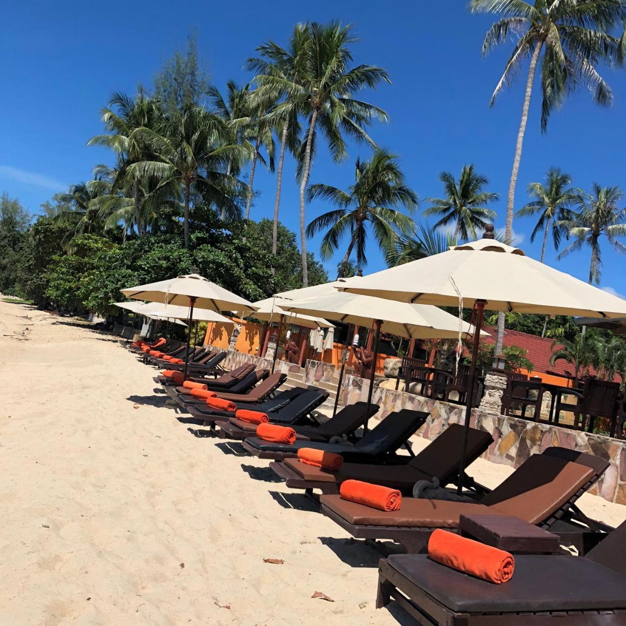 Kanok Buri Resort&Spa Lipa Noi Exterior foto